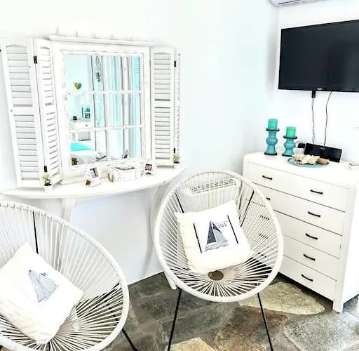 Villa Aggeliki's Cycladic By Hostandros *