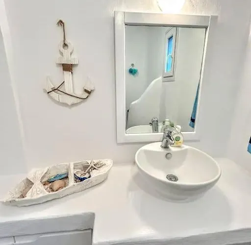 Aggeliki's Cycladic By Hostandros Villa